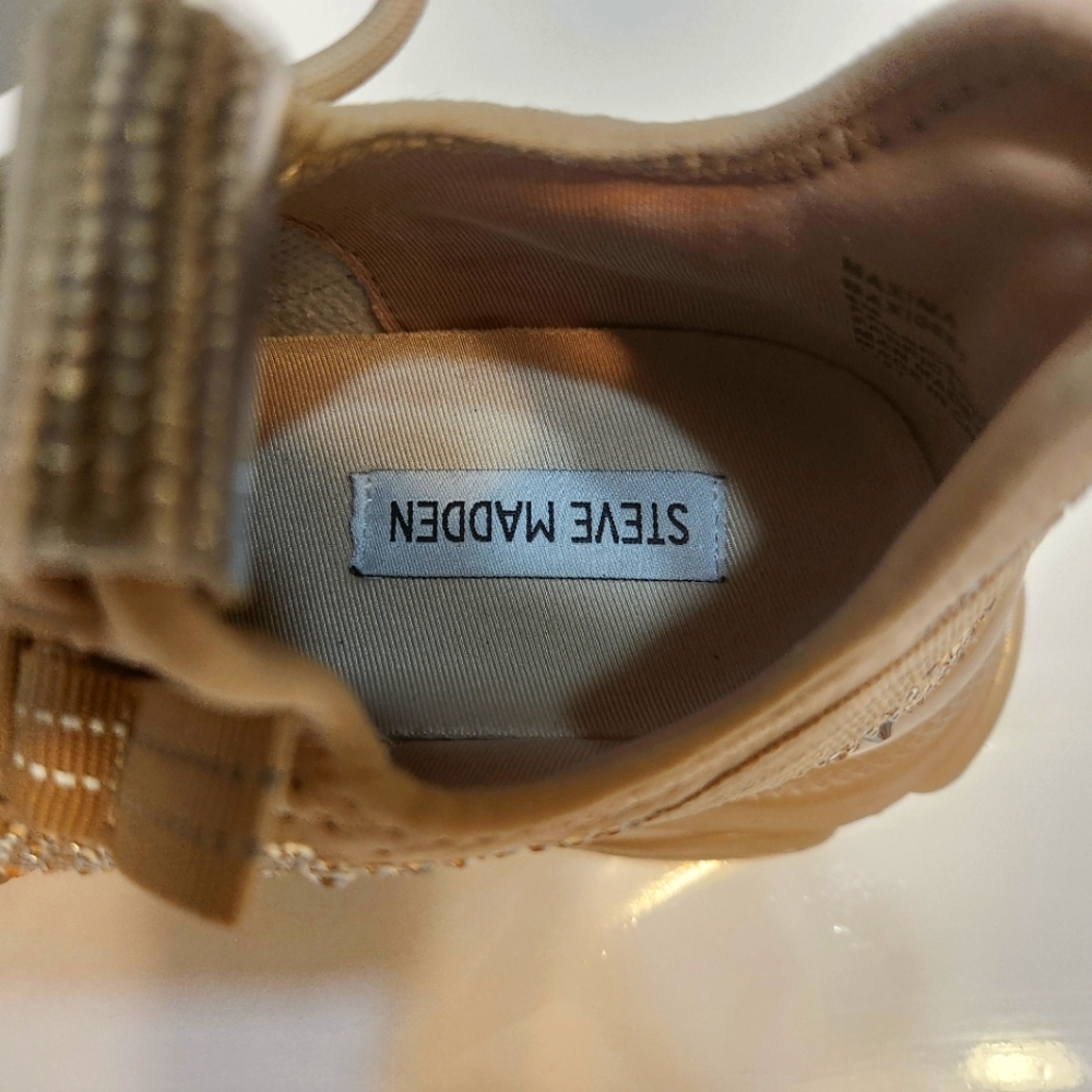 Steve Madden Maxima tennis shoe. Make me an offer - Picture 7 of 10